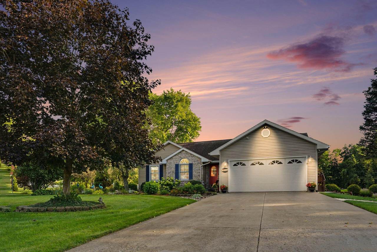 163 Blackhawk Road - Photo 1
