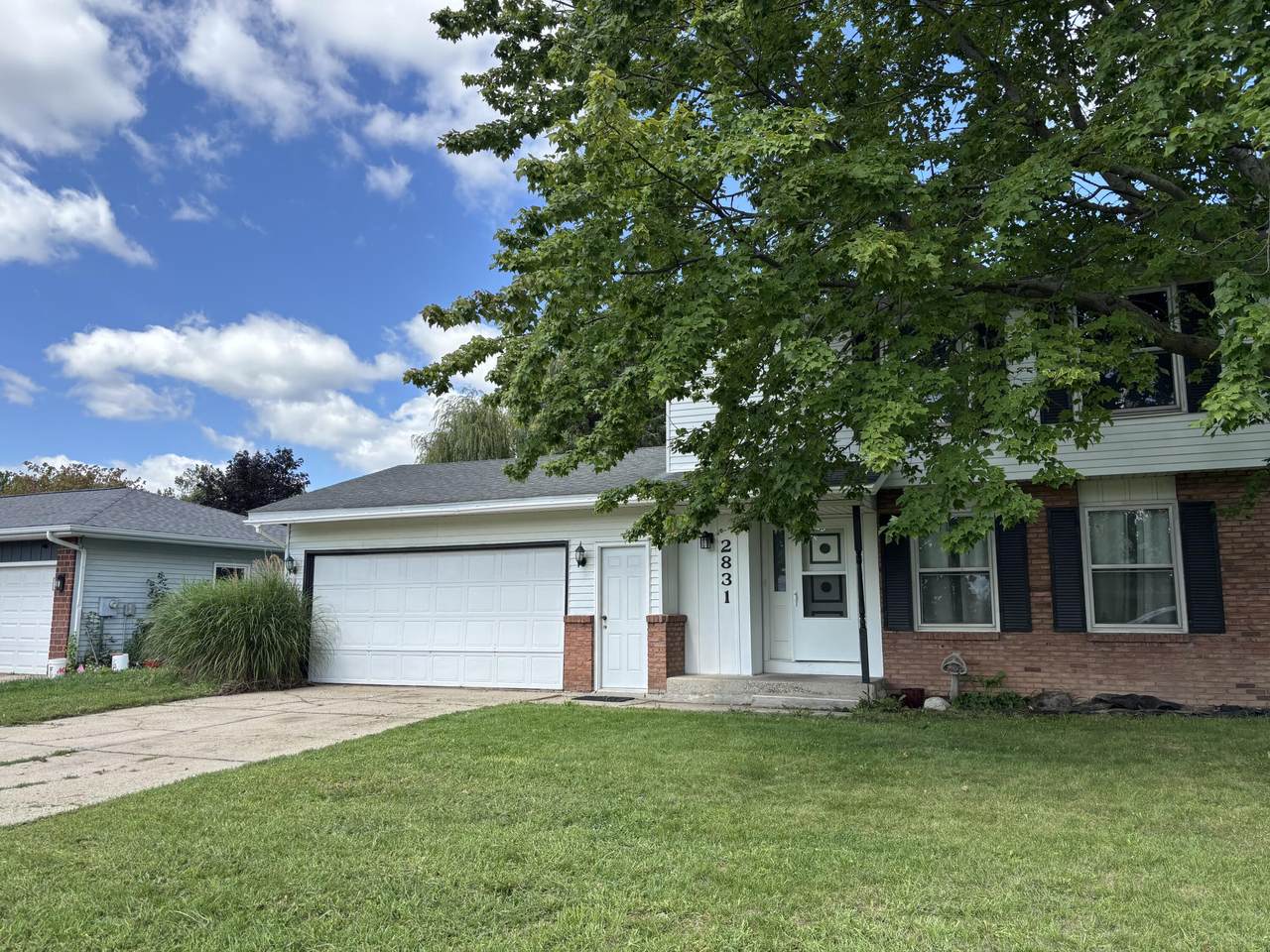 2831 Lee Street - Photo 1