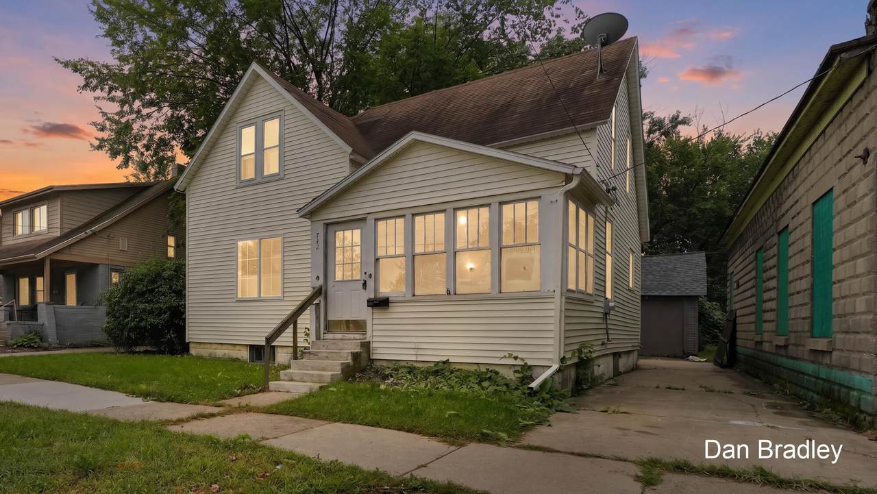 742 Myrtle Street - Photo 1