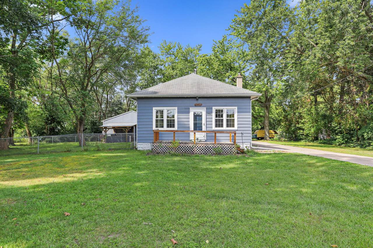 1982 Fairplain Avenue - Photo 1
