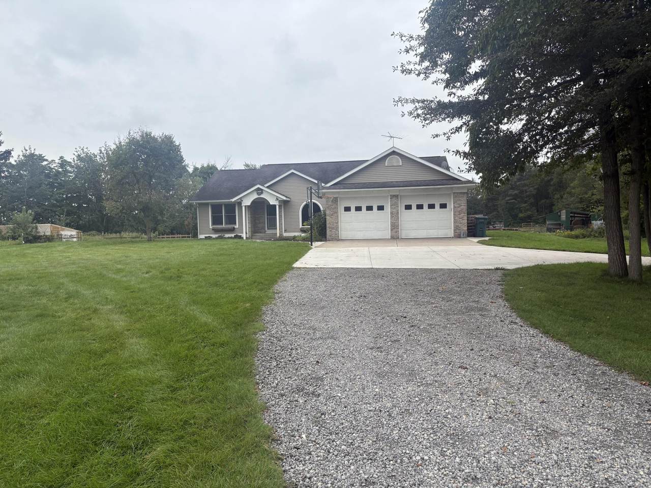 18635 112th Avenue - Photo 1