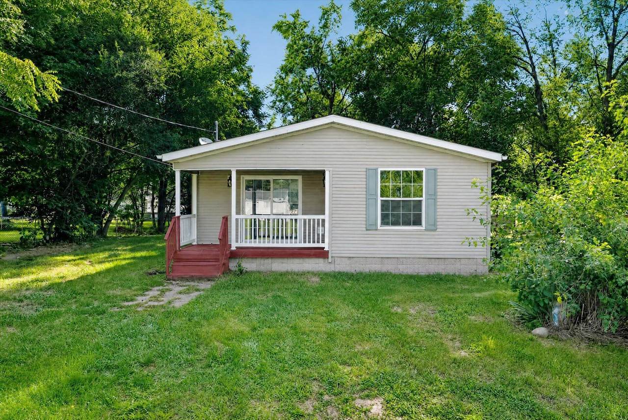 105 Stone Avenue - Photo 1