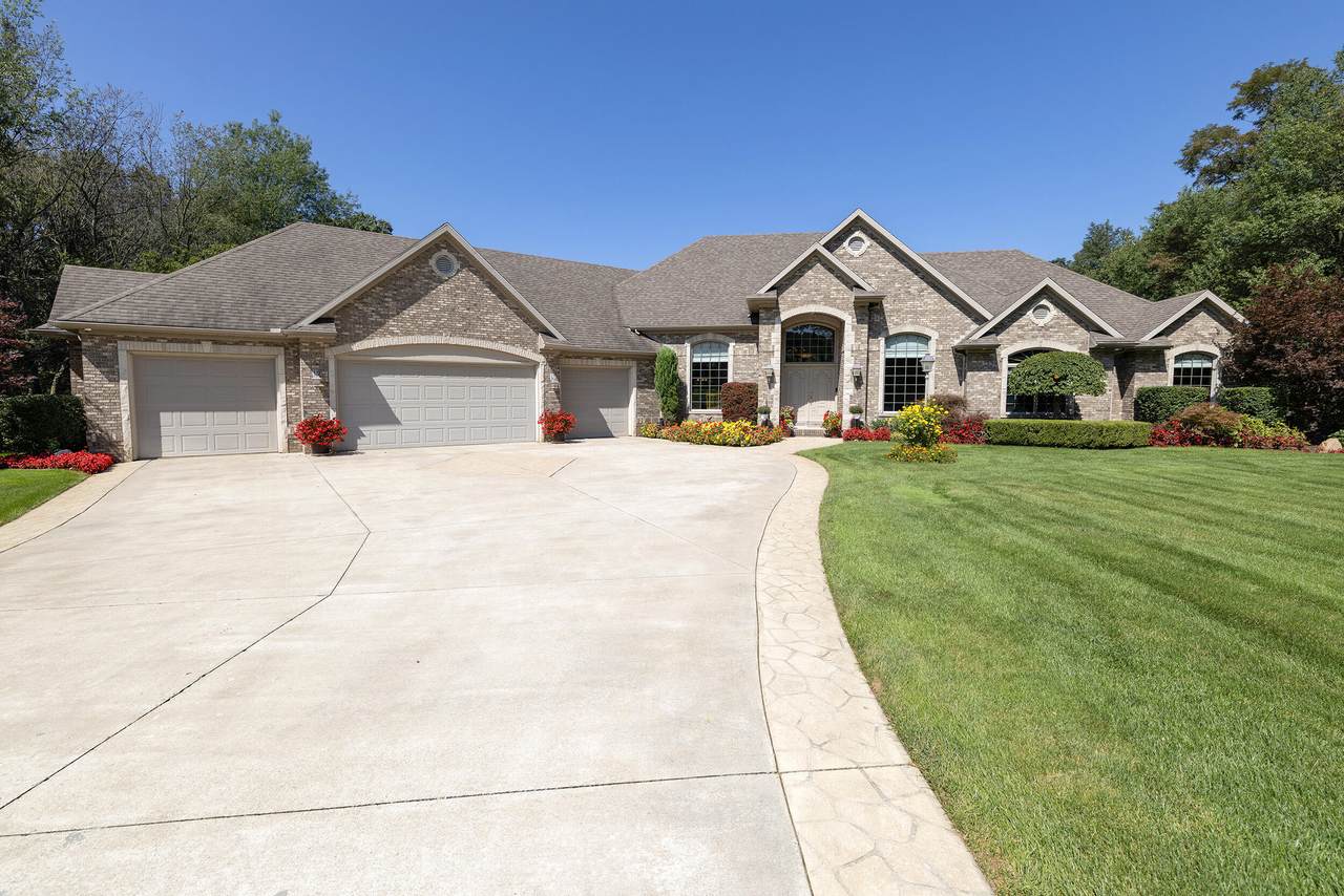 33117 Lake Forest Court - Photo 1