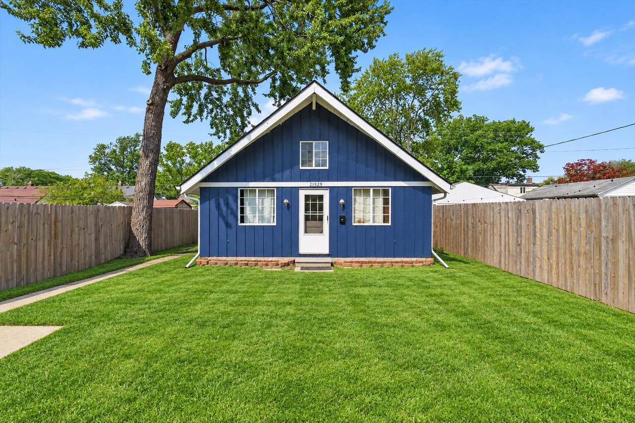 21929 Rosedale Street - Photo 1