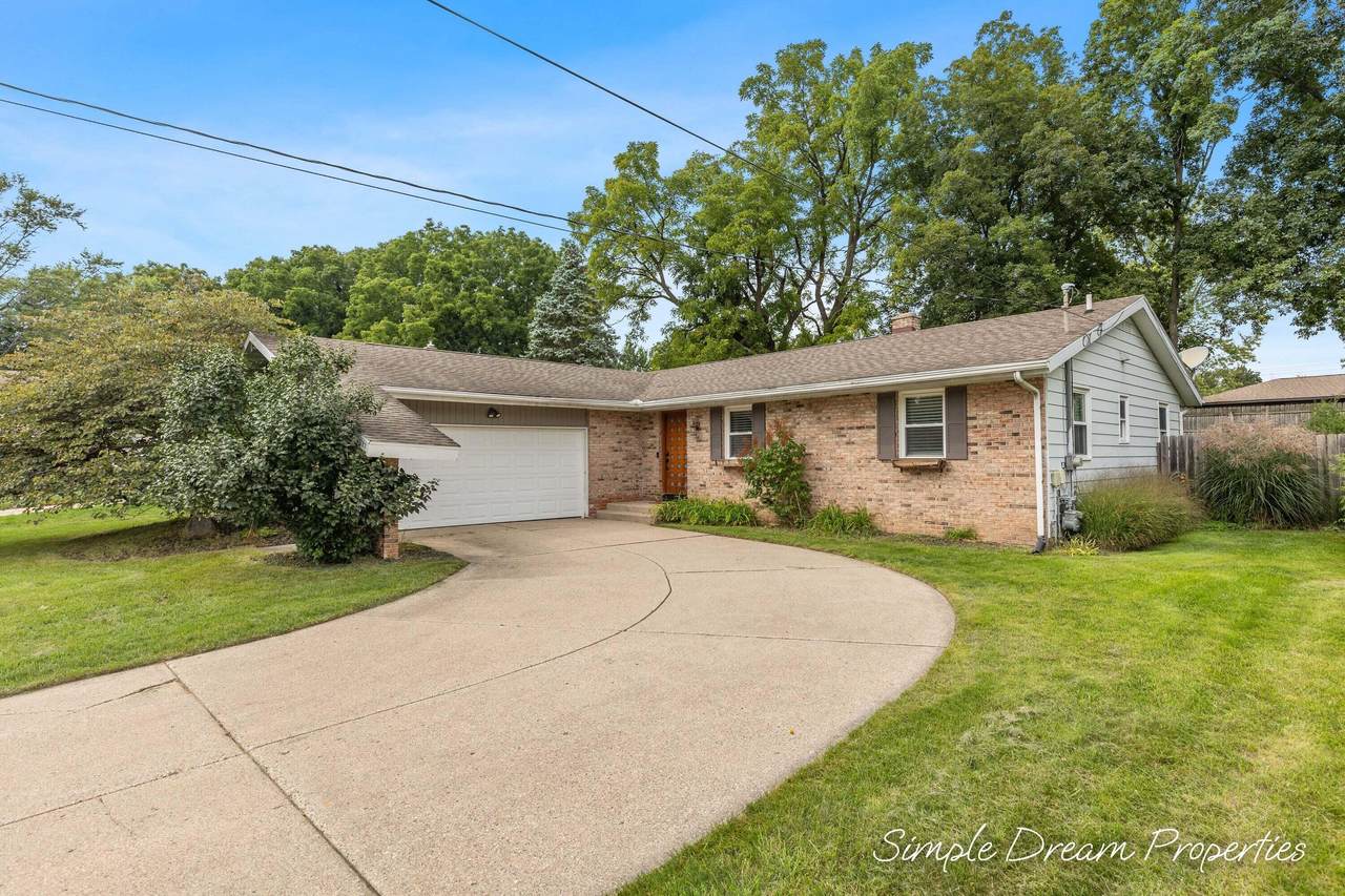 1727 Weymouth Drive - Photo 1