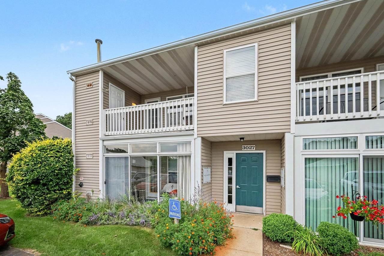 3027 Poplar Creek Drive - Photo 1