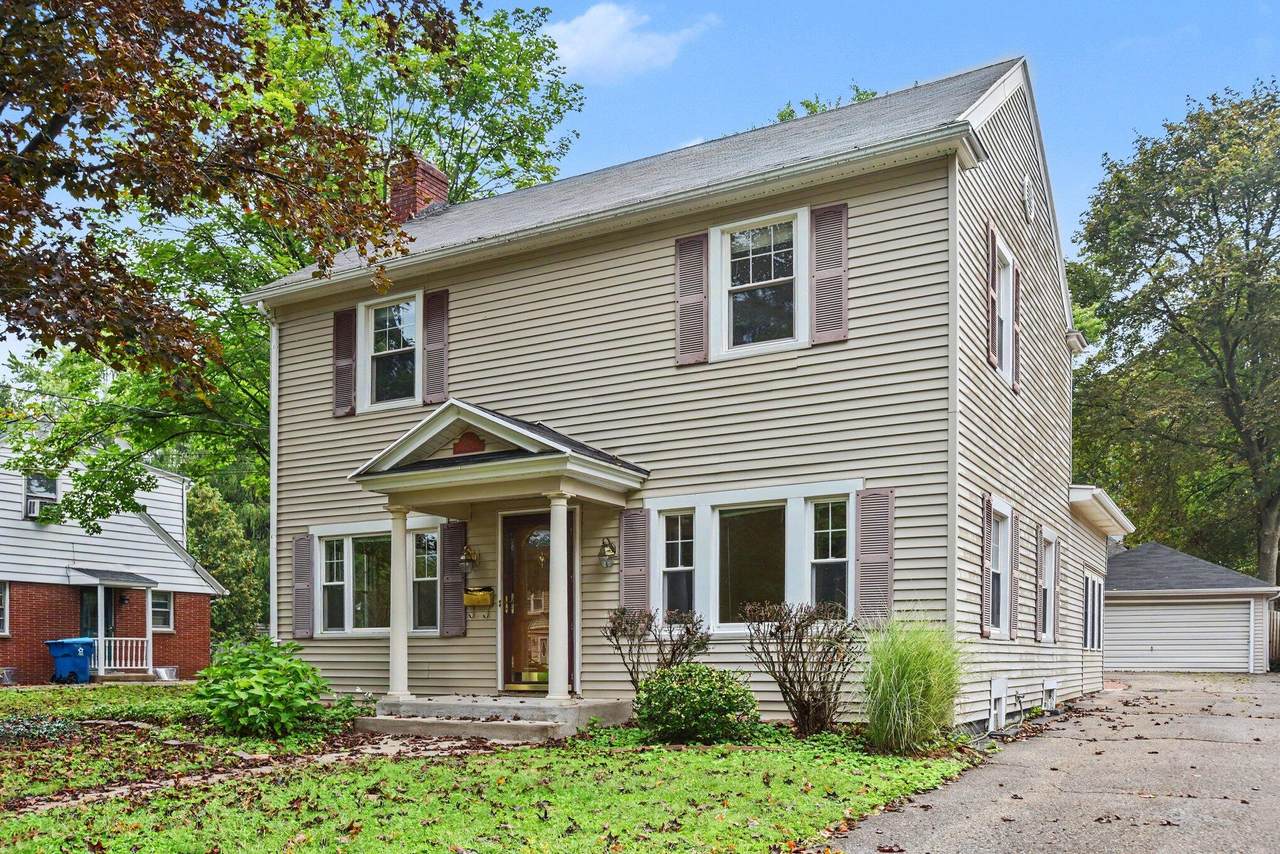2511 Glenwood Drive - Photo 1