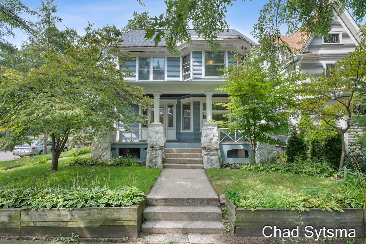 219 Carroll Avenue - Photo 1