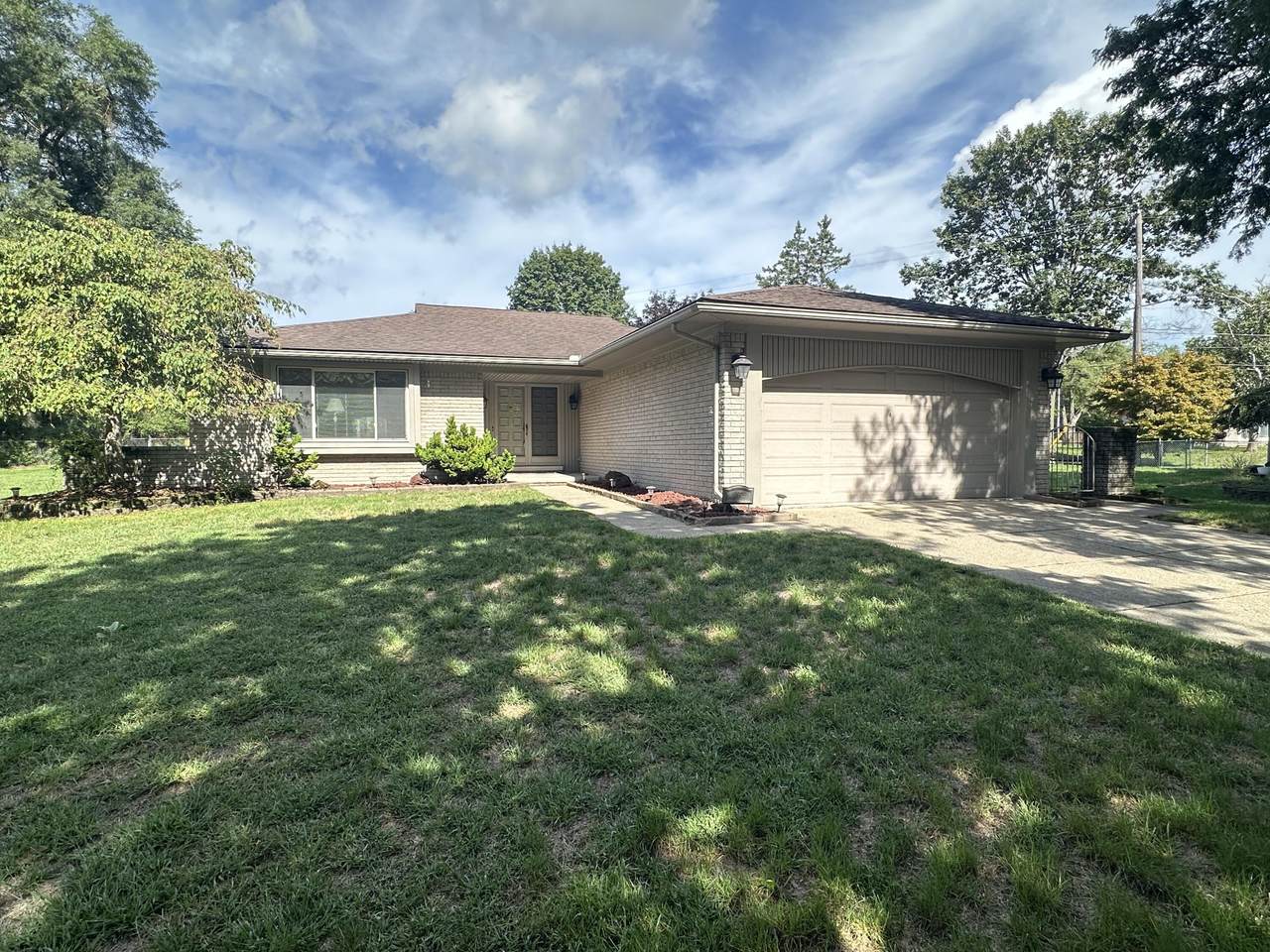 18975 Bainbridge Avenue - Photo 1