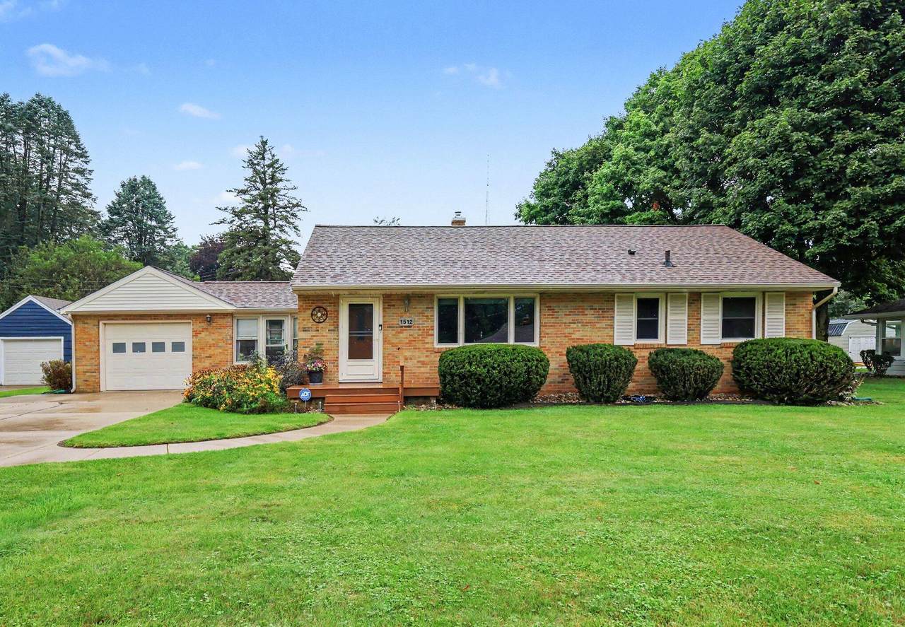 1512 Kensington Drive - Photo 1