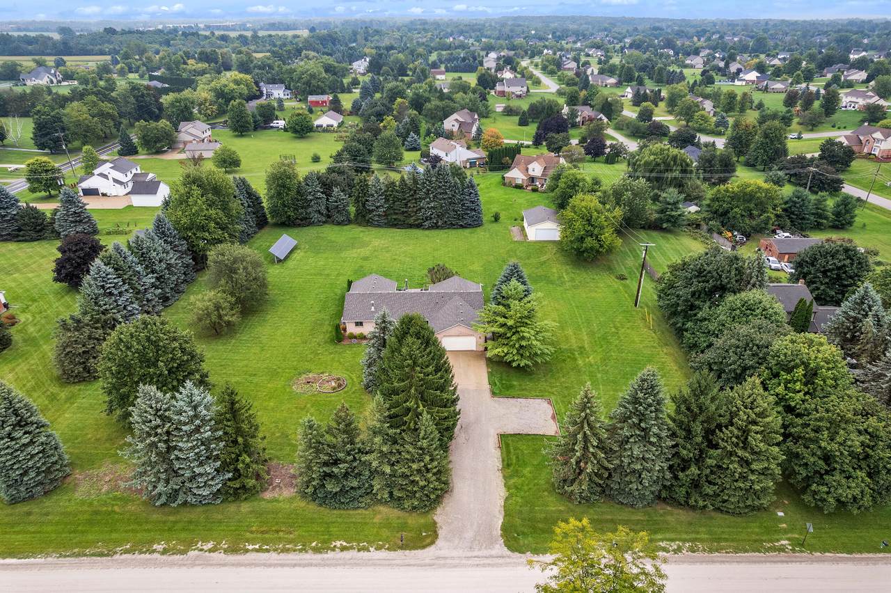 9083 Warner Road - Photo 1