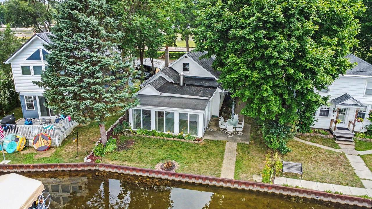 231 Lakeside Drive - Photo 1