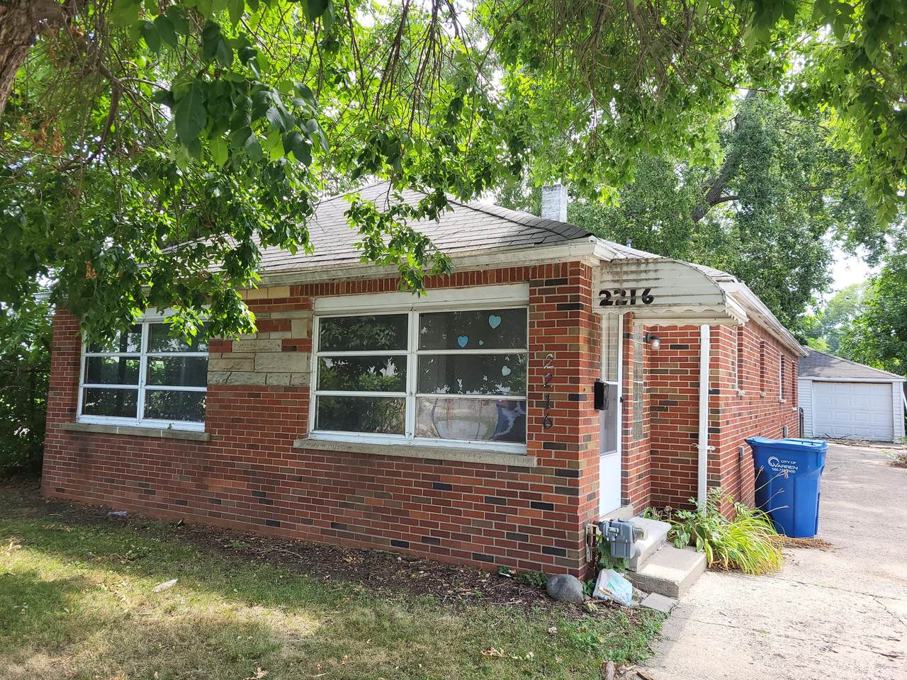 2216 Goulson Avenue - Photo 1