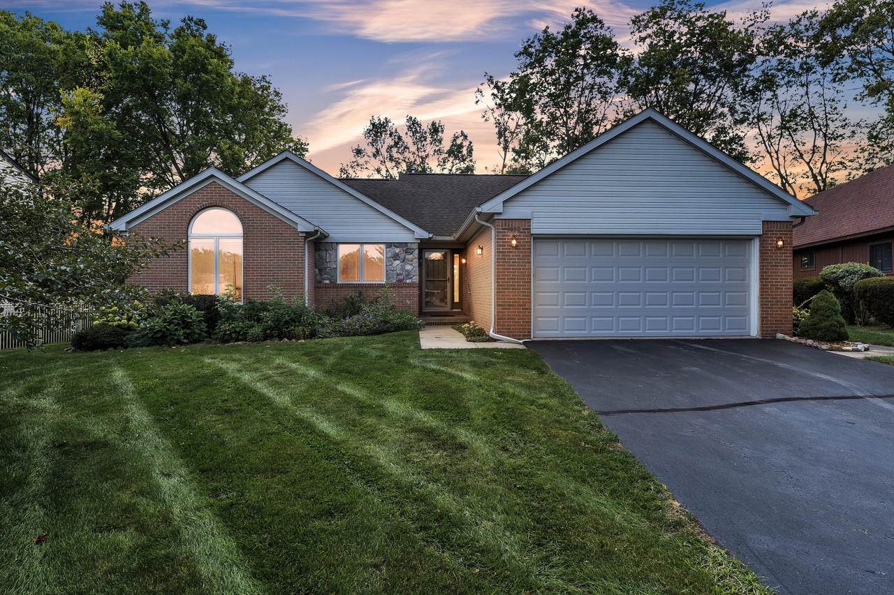 1092 Grove Road - Photo 1