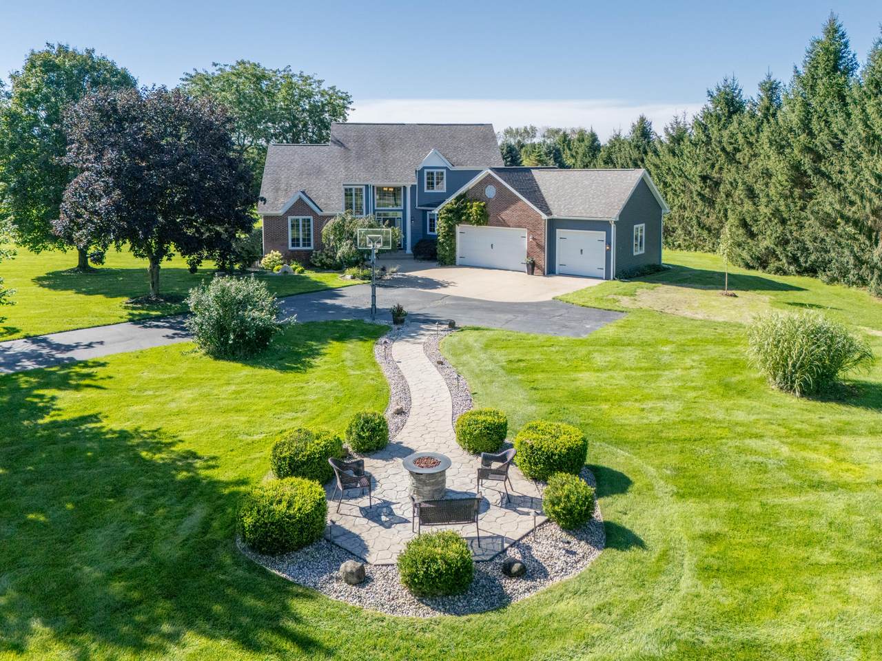 22533 Vineyard Circle - Photo 1
