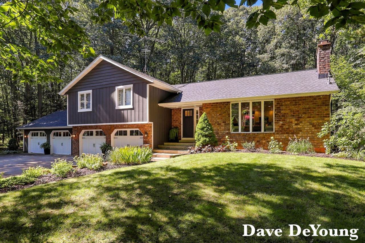 5525 164th Avenue - Photo 1