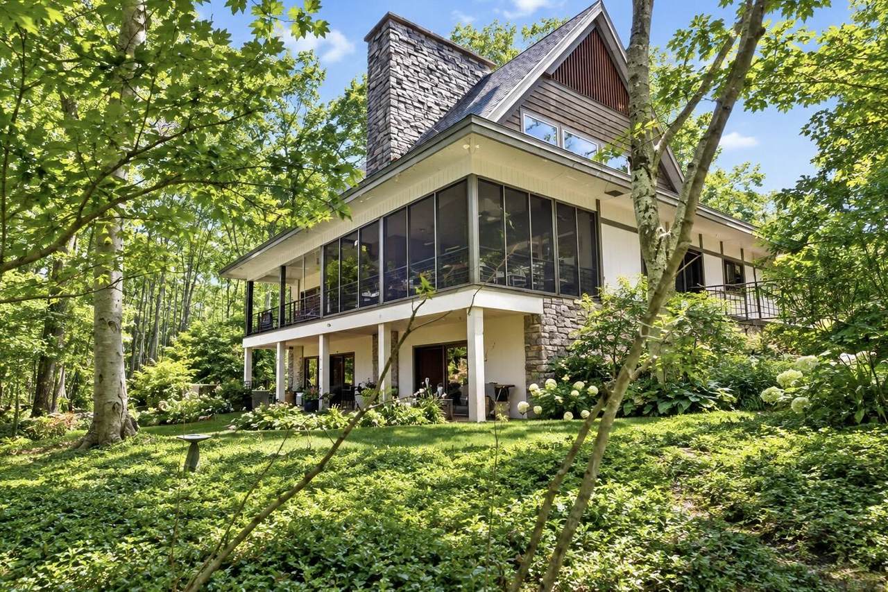 7043 Sand Dune Drive - Photo 1