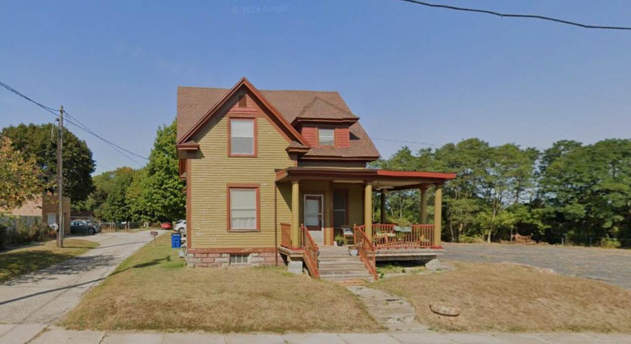 250 6th Street - Photo 1