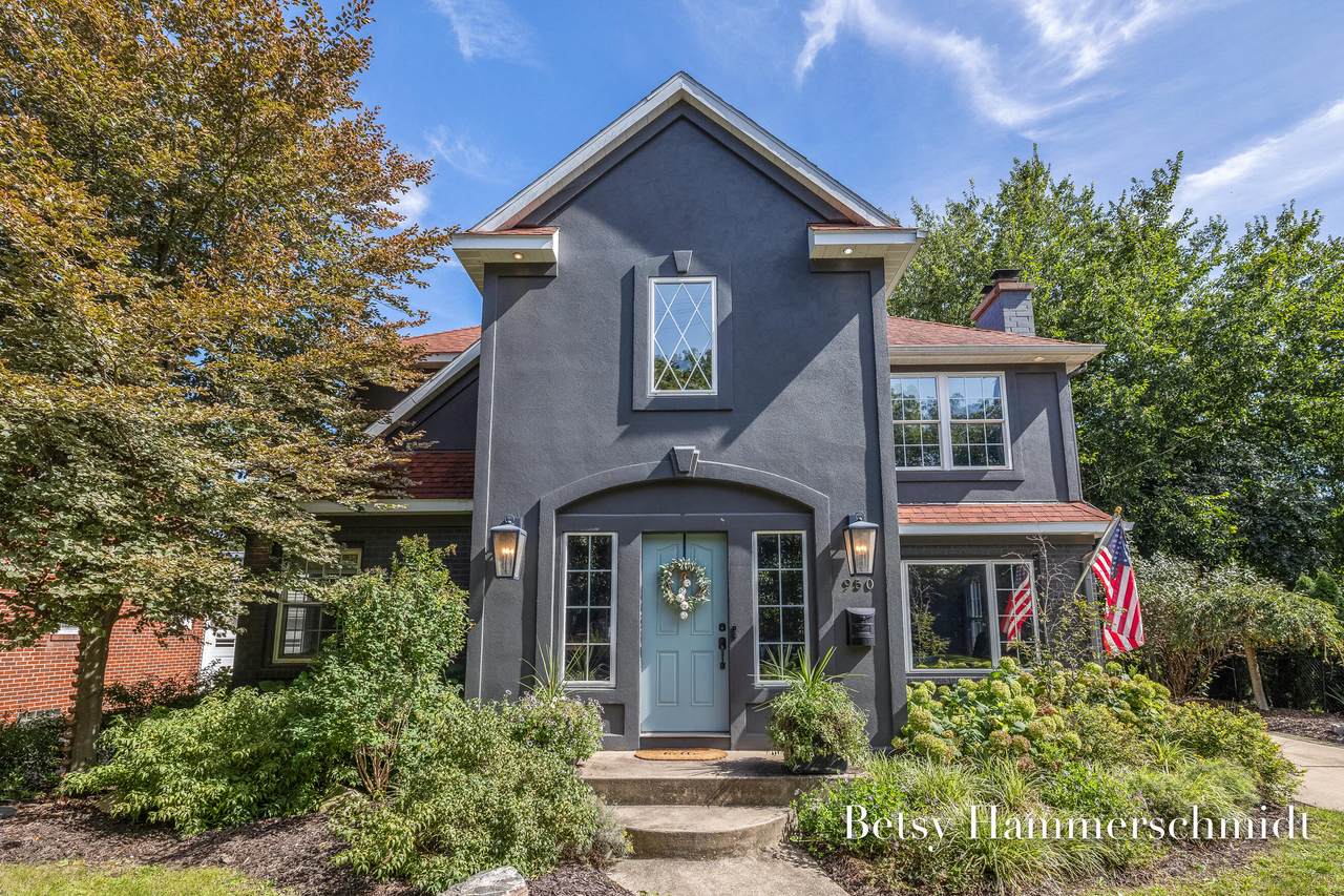 950 Bellclaire Avenue - Photo 1