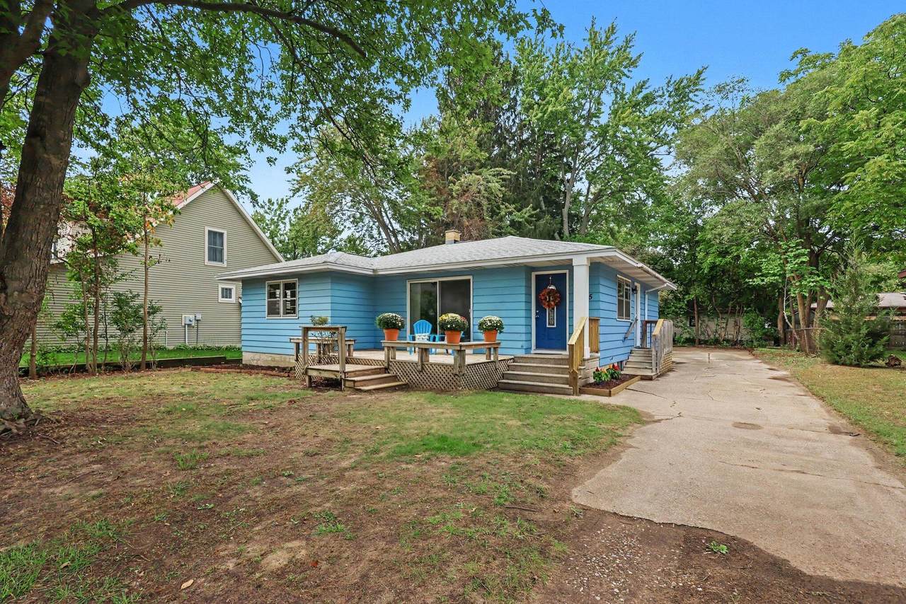 615 Fall Street - Photo 1