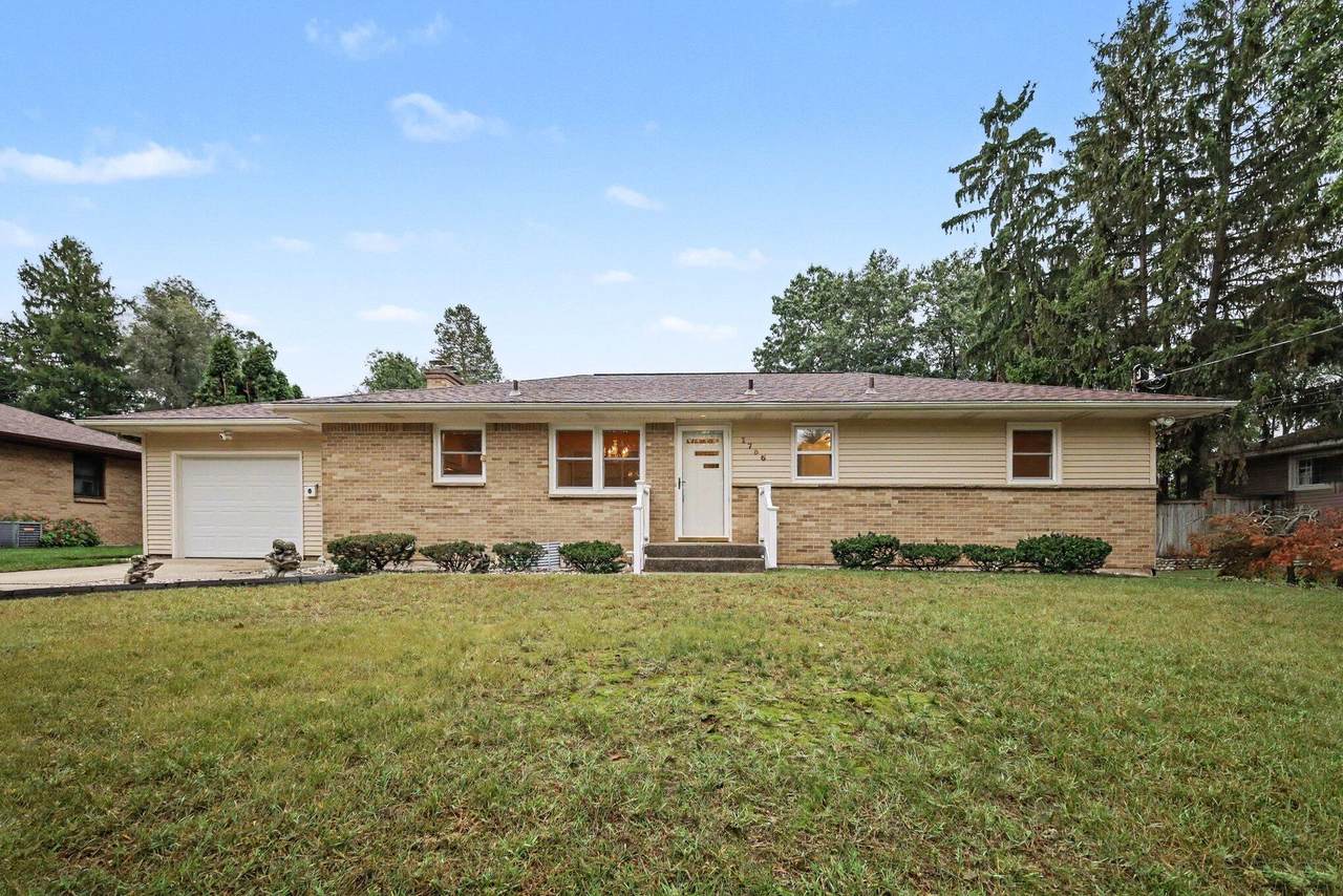 1736 7th Street - Photo 1