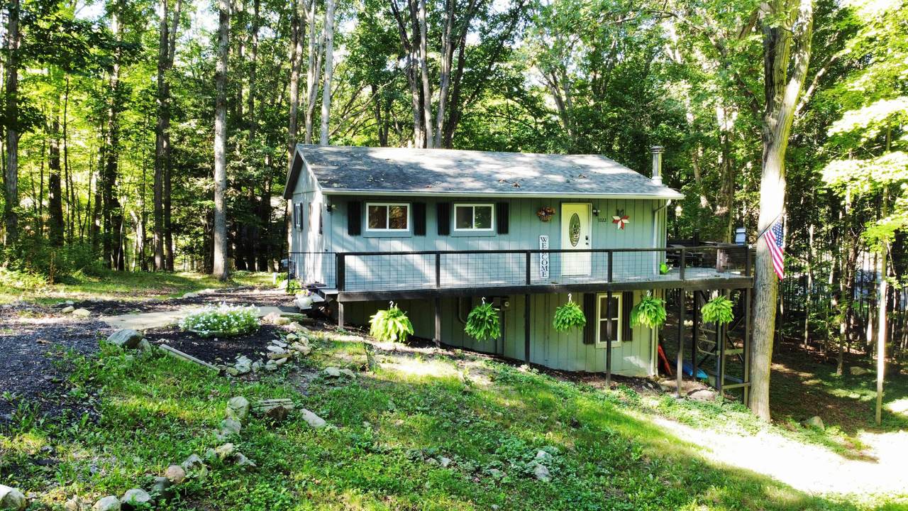 1022 Circle Drive - Photo 1