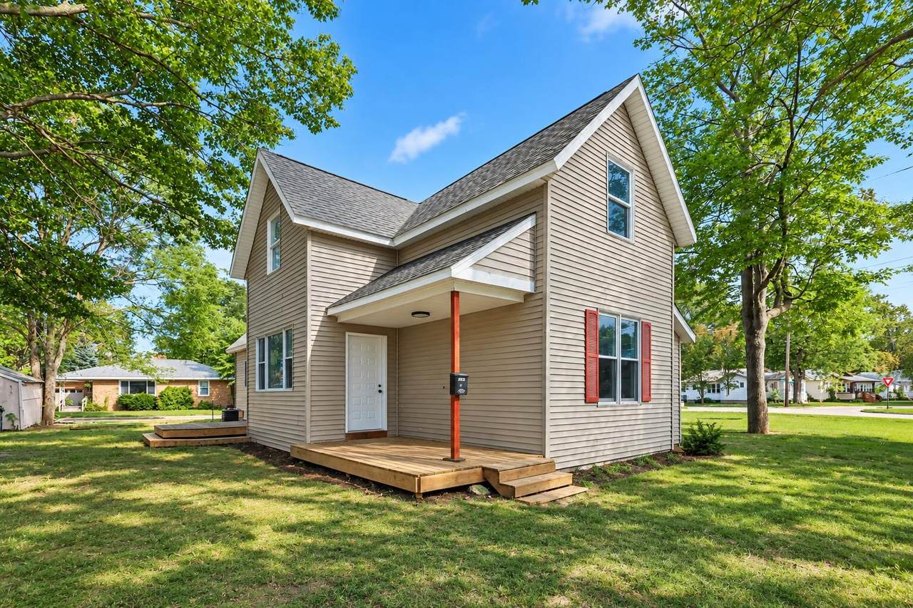 2184 Mann Street - Photo 1