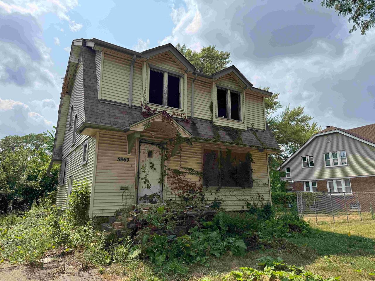 5985 Lakeview Street - Photo 1