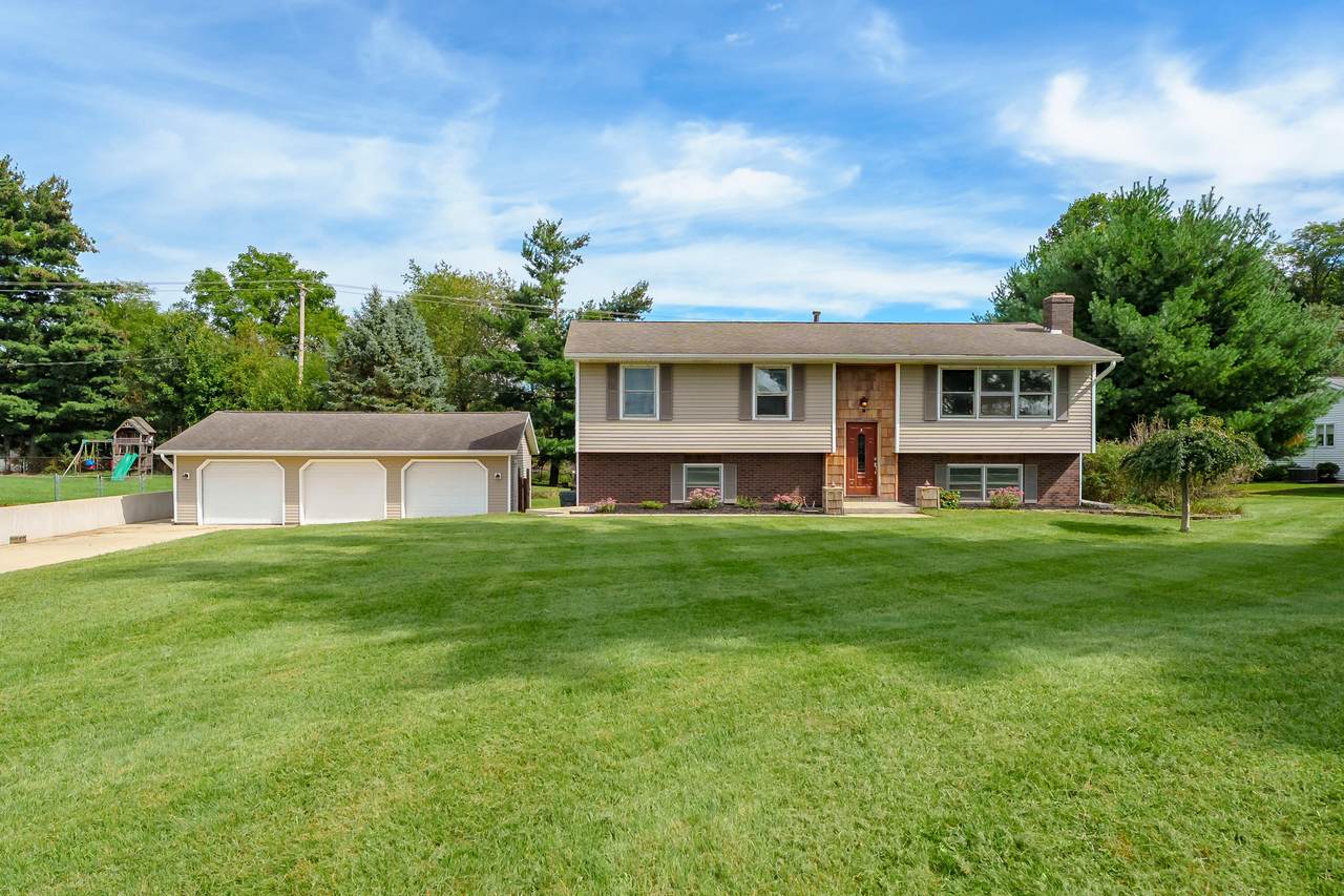 2084 26th Street - Photo 1