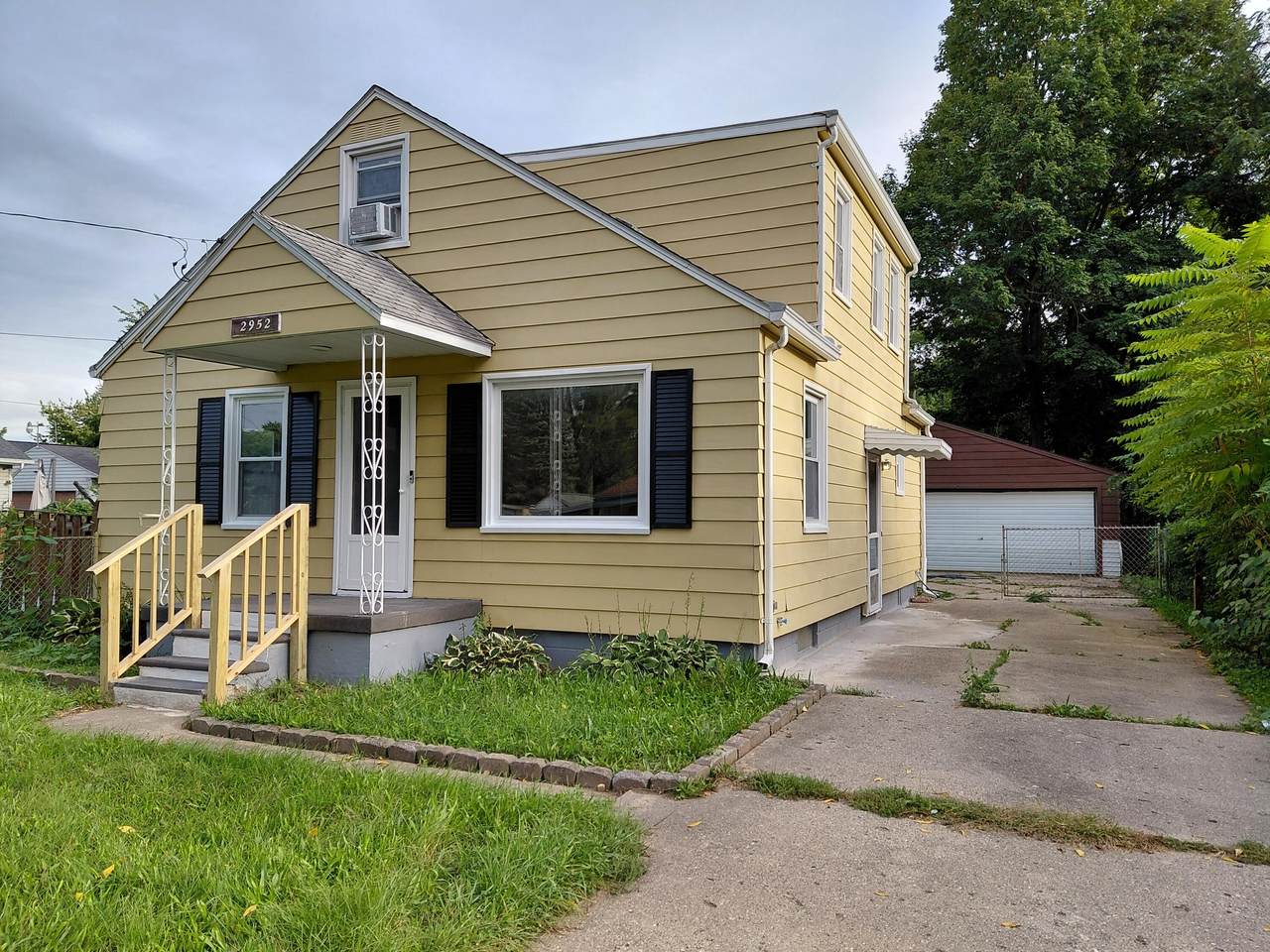 2952 Nathan Avenue - Photo 1
