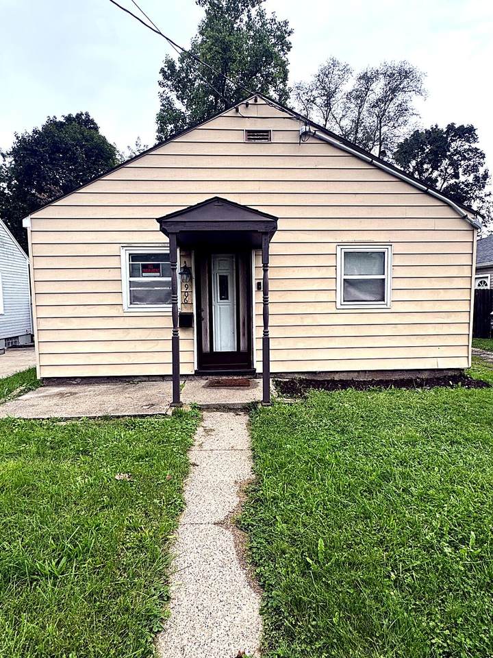 906 West Street - Photo 1