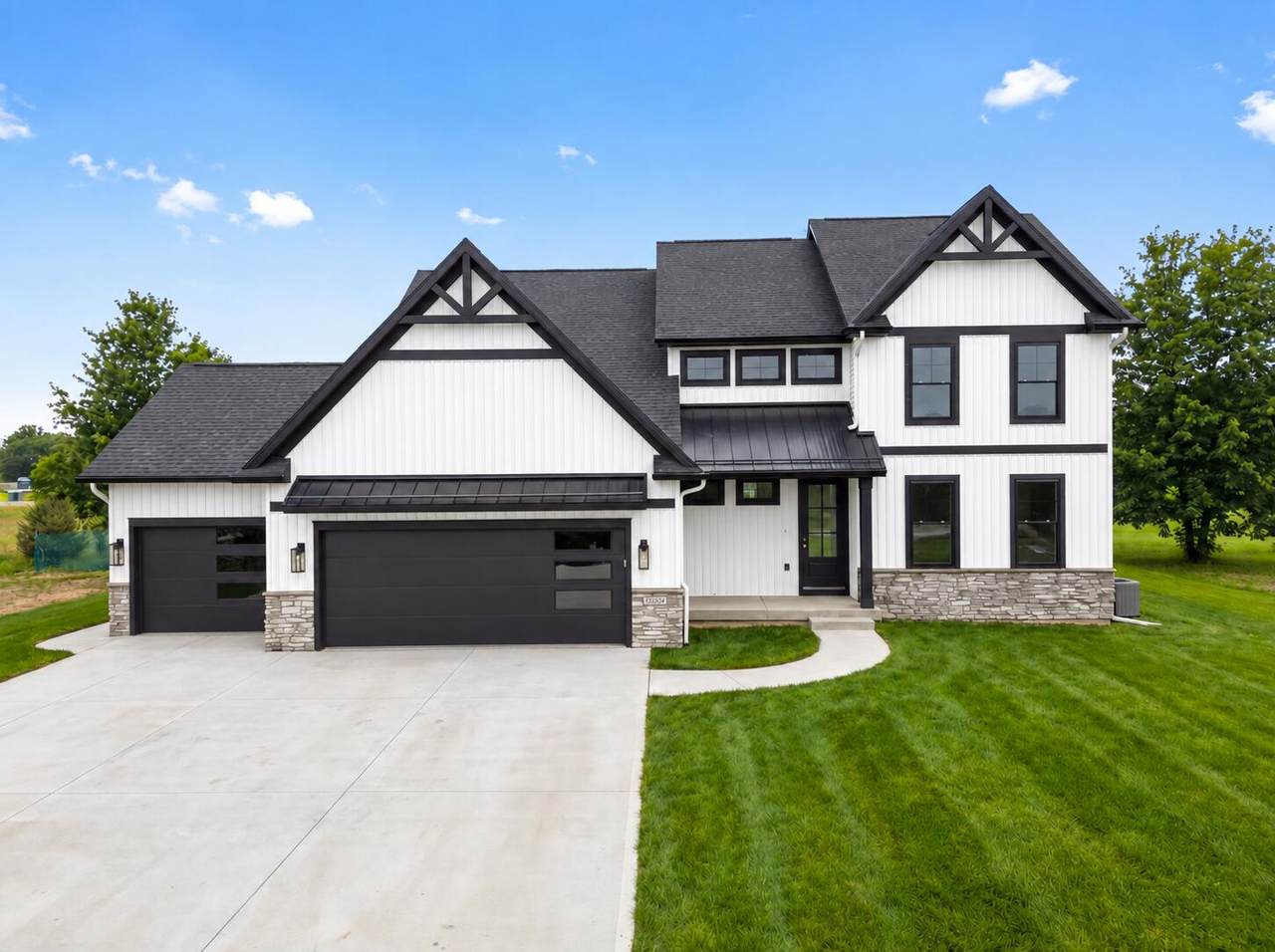 3025 Brynmawr Drive - Photo 1