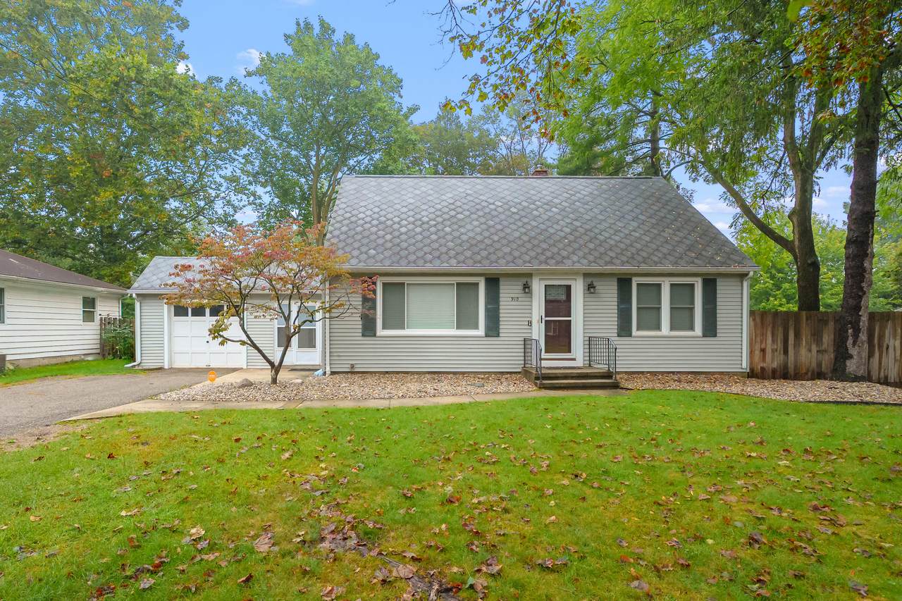 910 Farrell Avenue - Photo 1