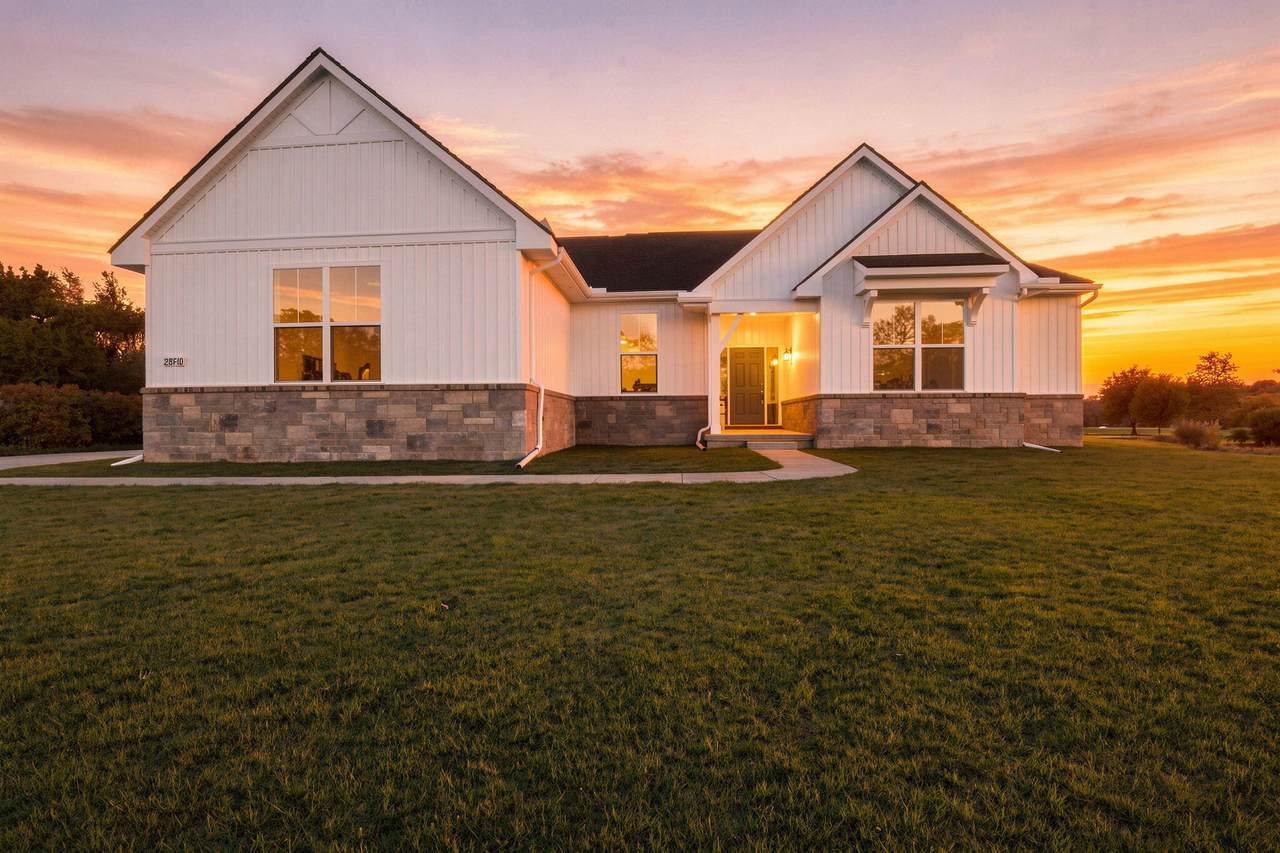 28510 Coyote Court - Photo 1