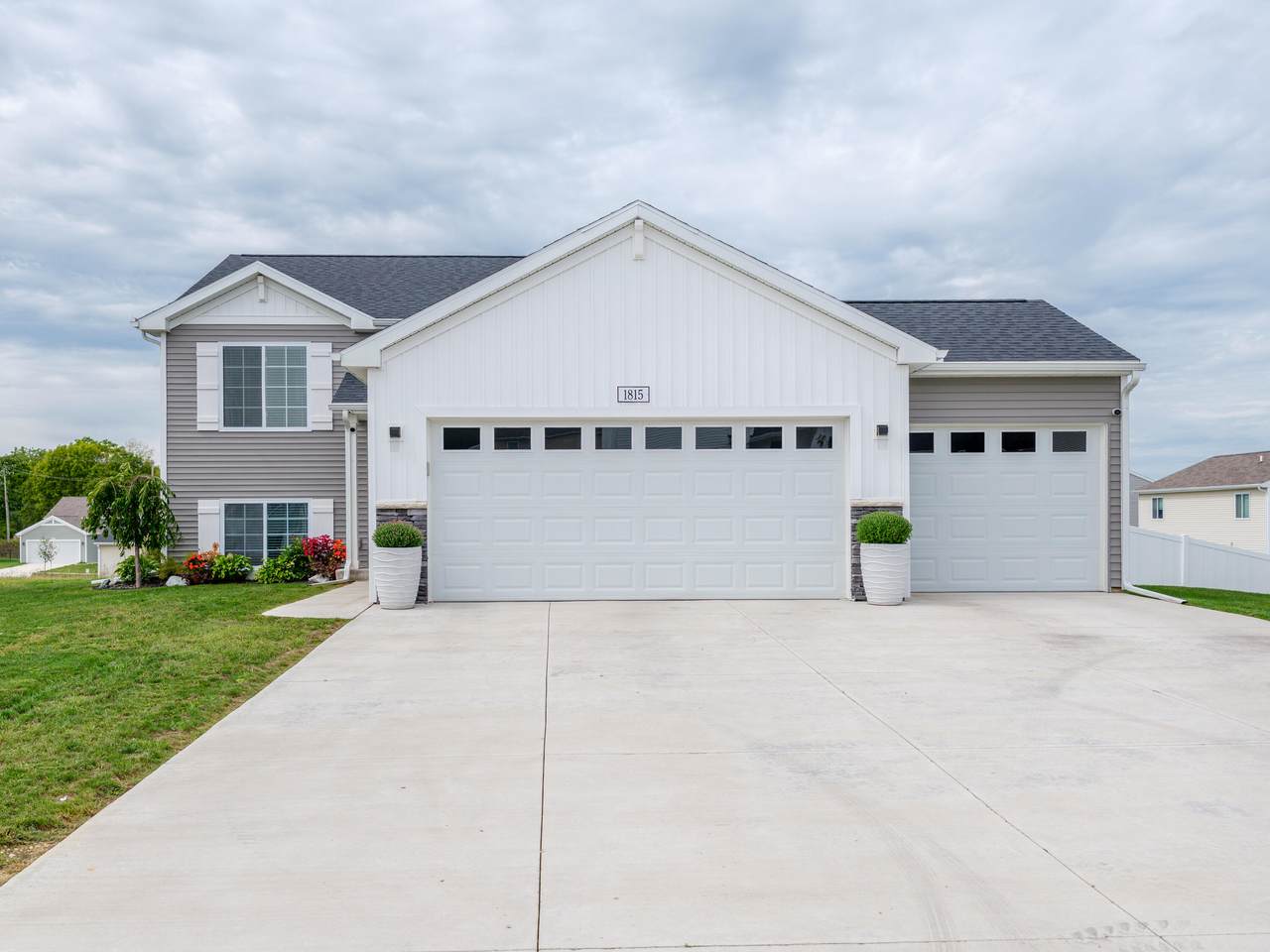 1815 Orista Drive - Photo 1