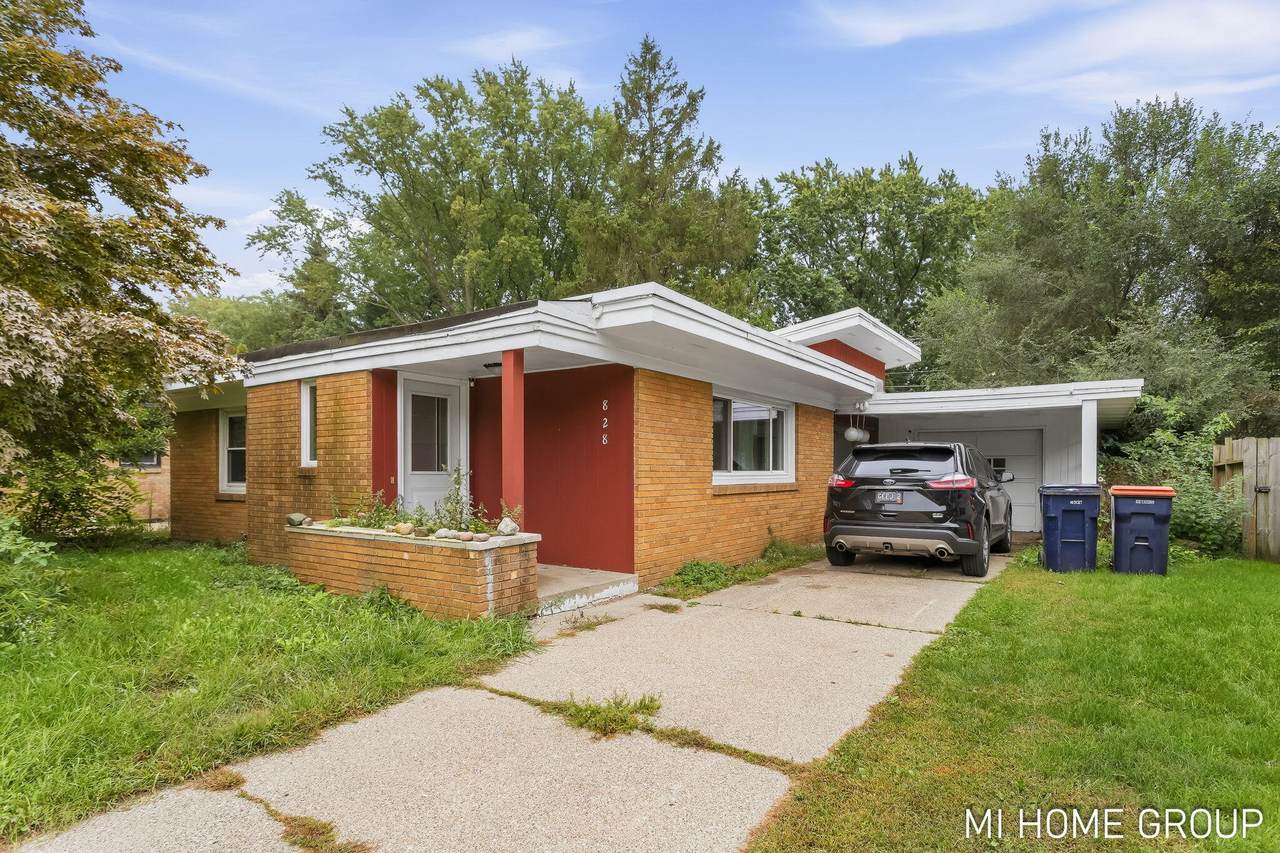 828 24th Street - Photo 1