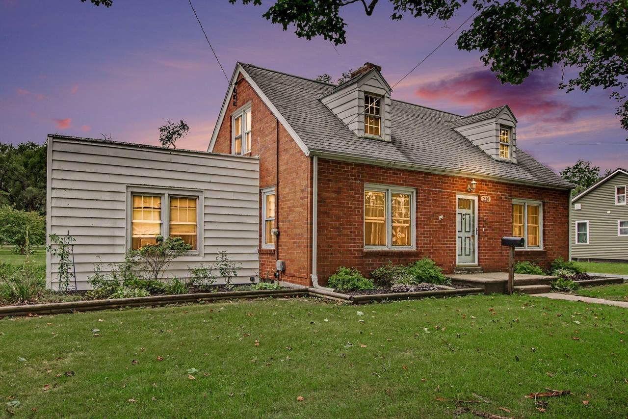 220 Douglas Street - Photo 1