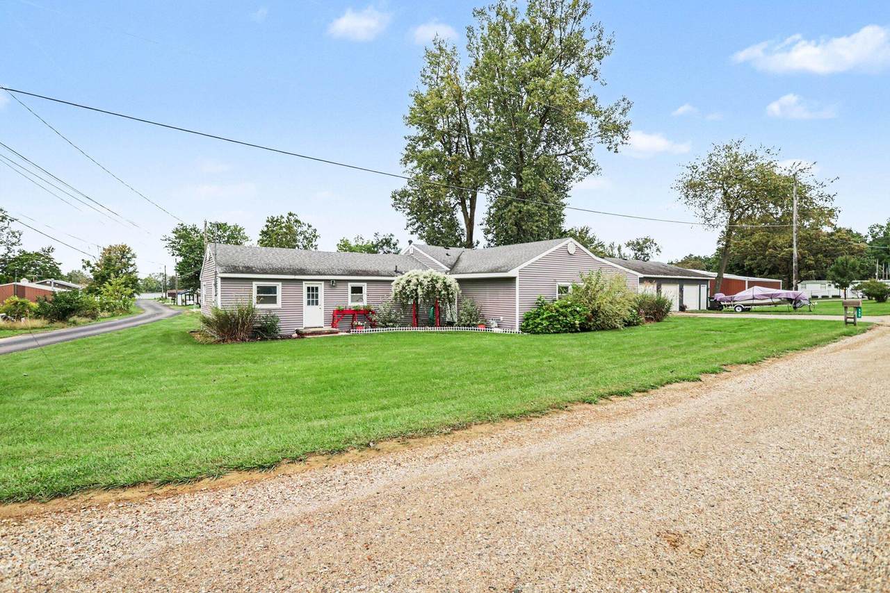 550 Roby Beach Drive - Photo 1