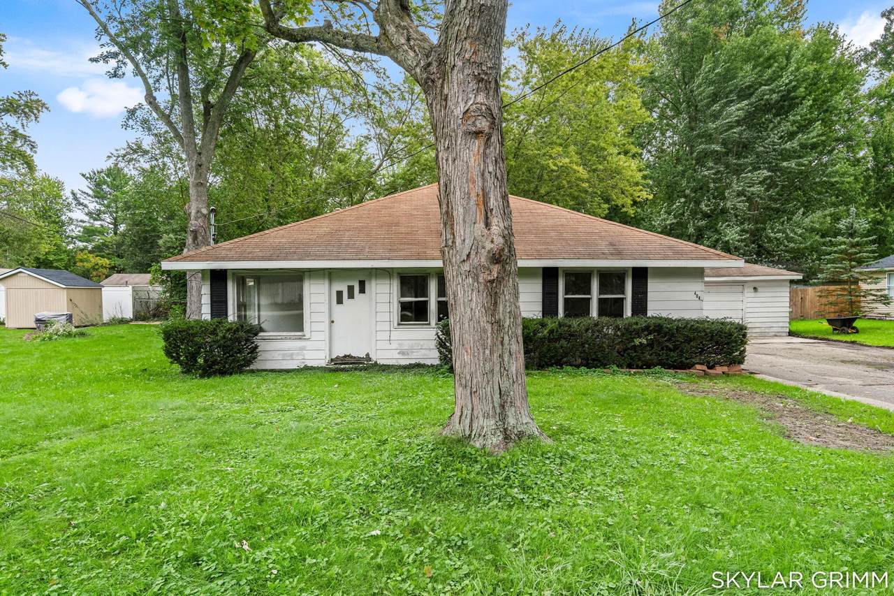 404 Park Street - Photo 1