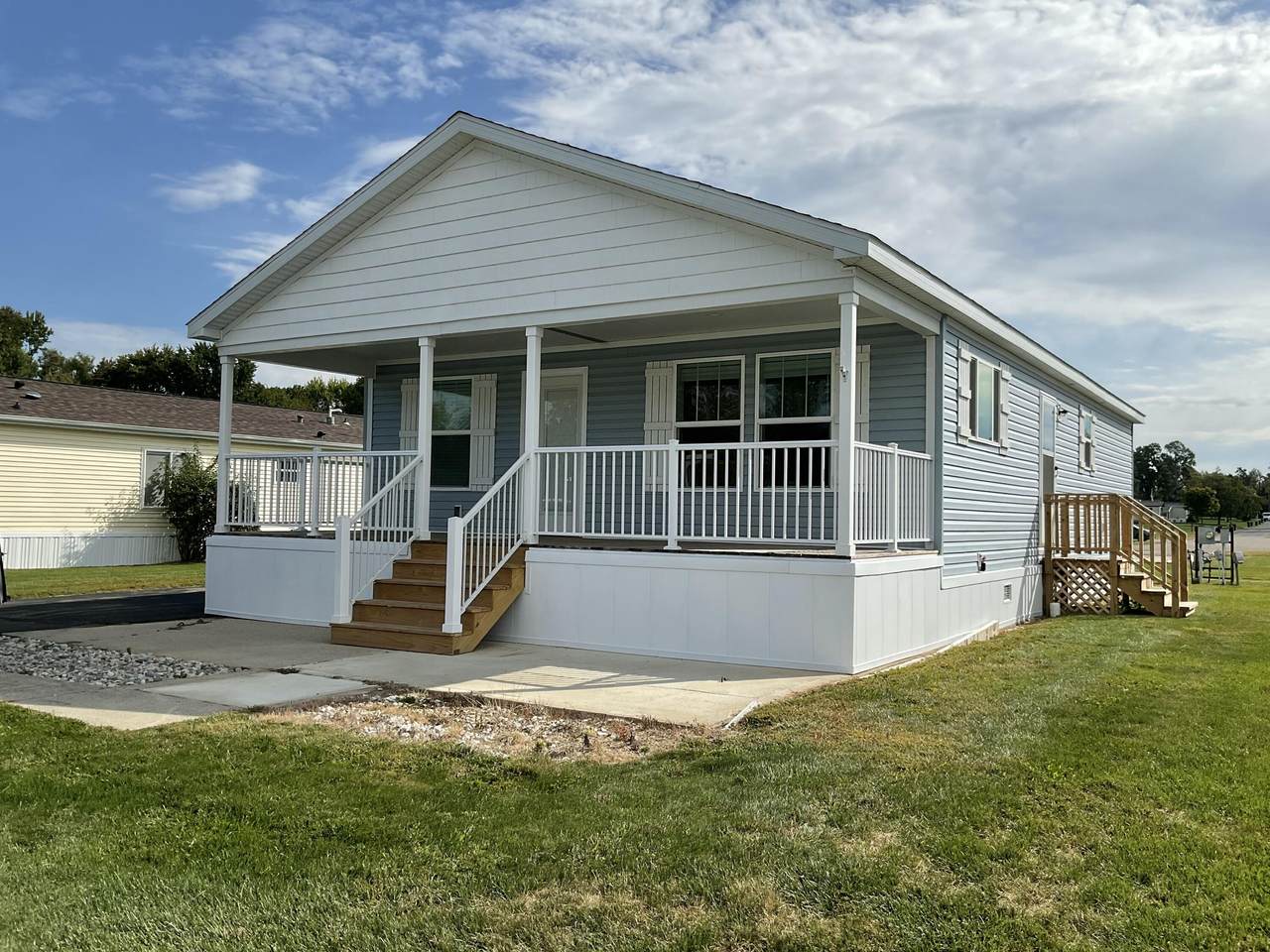 7117 White Oak Circle - Photo 1