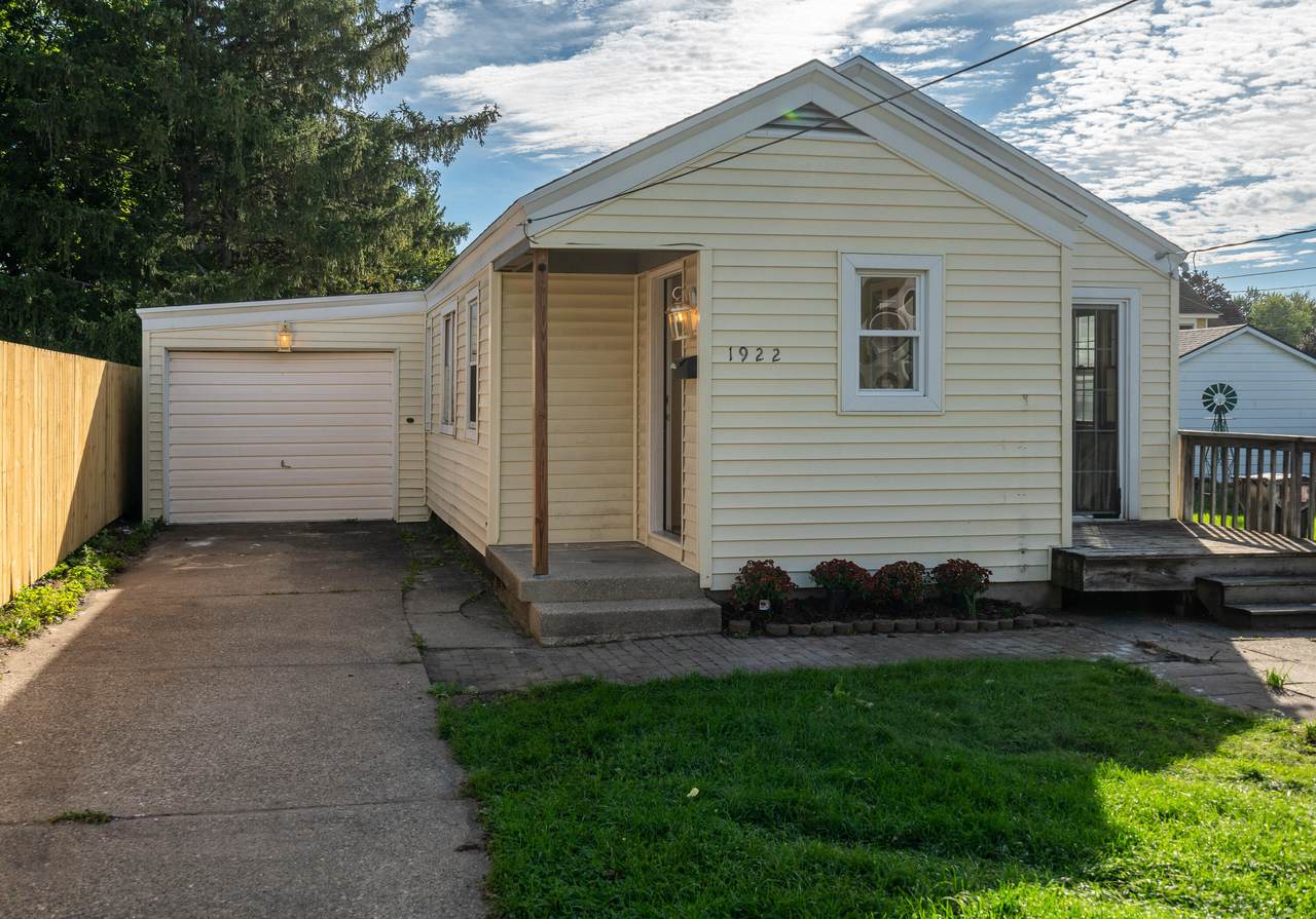 1922 Delwood Avenue - Photo 1