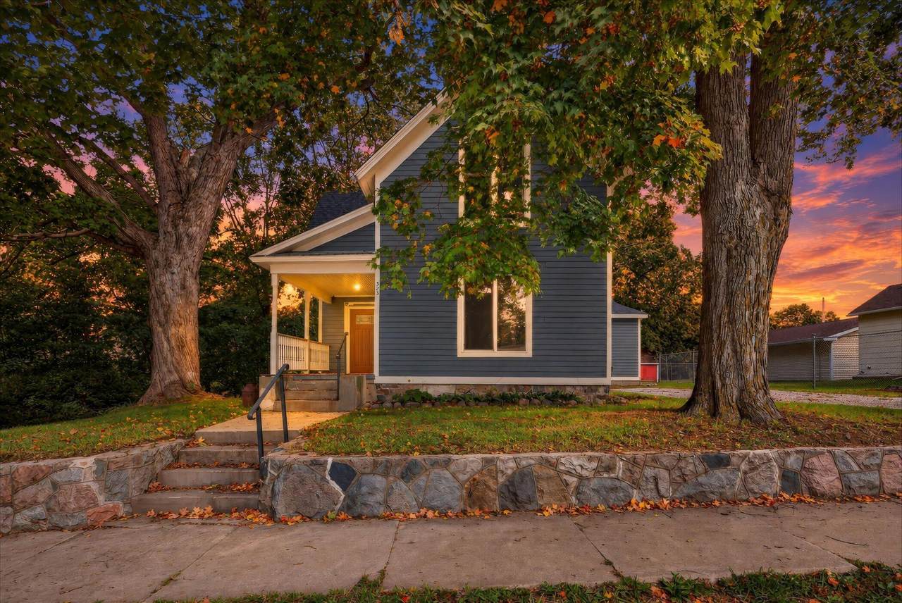 323 Main Street - Photo 1