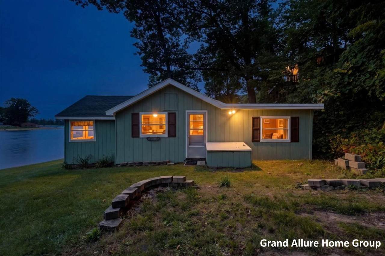 2667 Selkirk Lake Drive - Photo 1