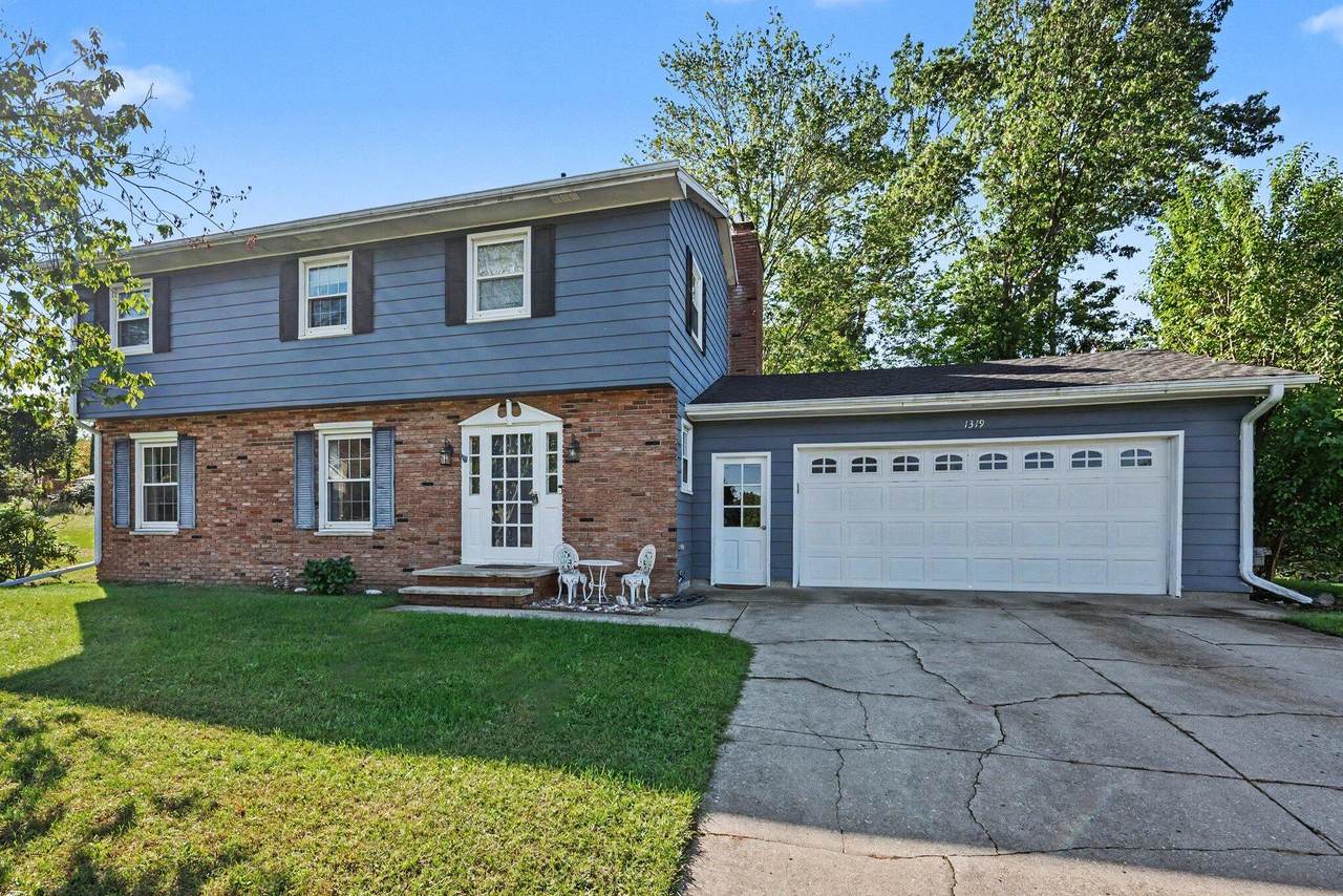 1319 Royal Oak Avenue - Photo 1