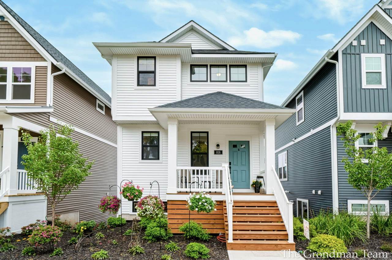 818 Lake Street - Photo 1