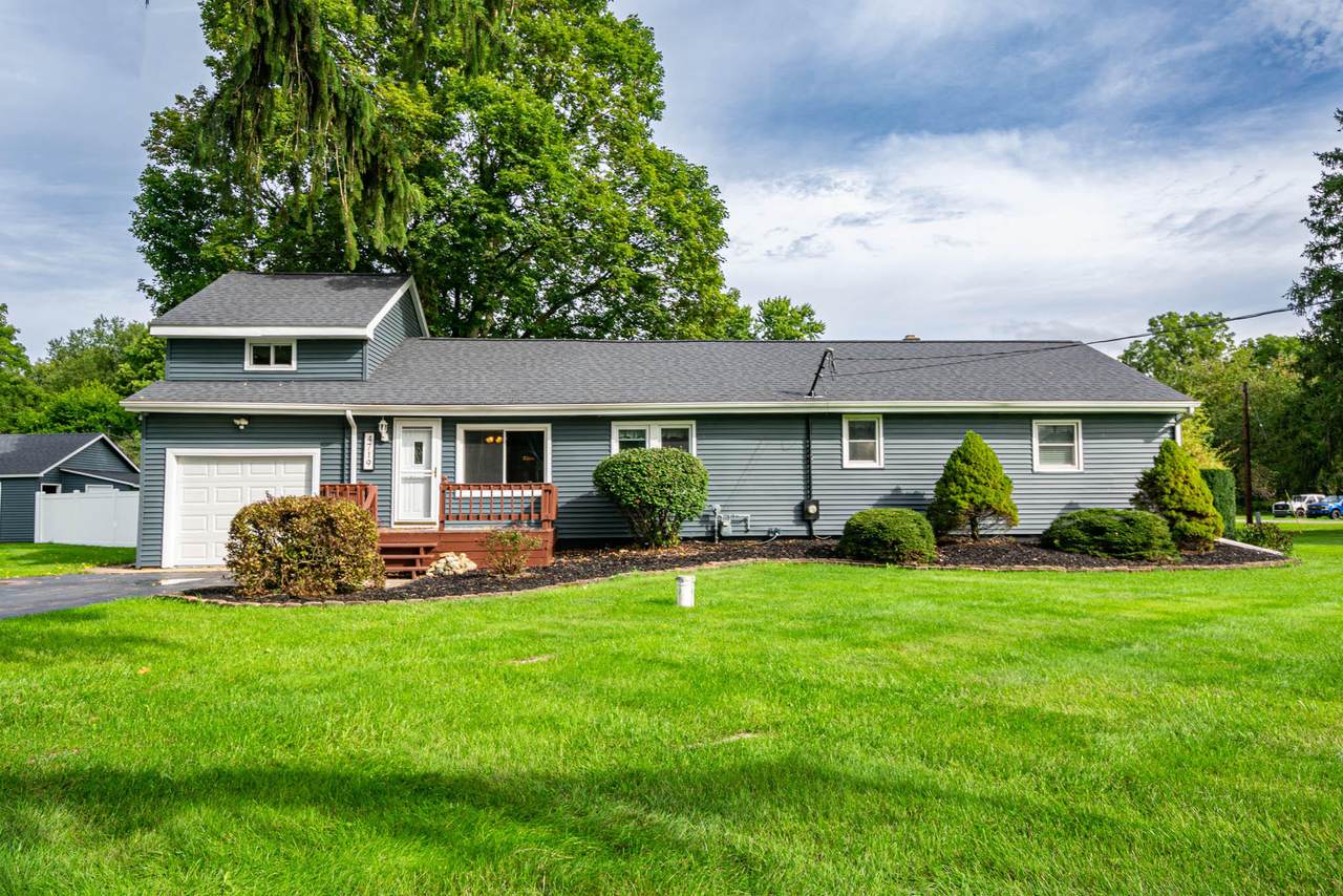 4719 B Drive - Photo 1