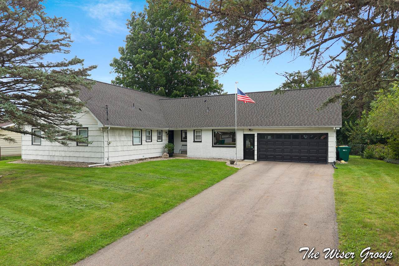 2319 Abbott Avenue - Photo 1