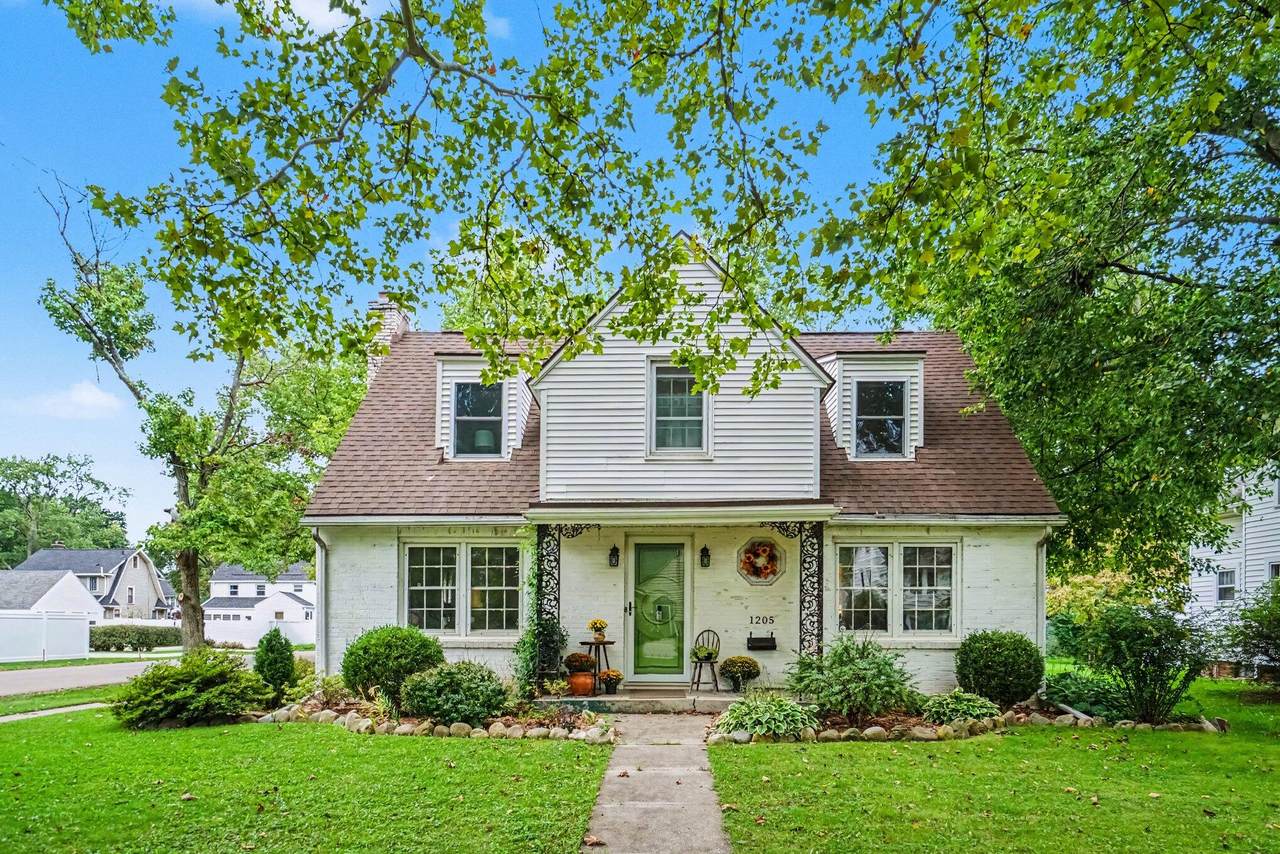 1205 Cambridge Drive - Photo 1