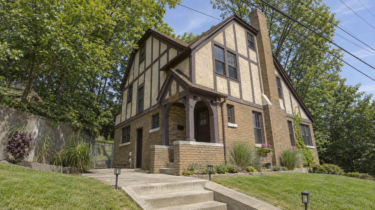 1327 Bridge Street - Photo 1