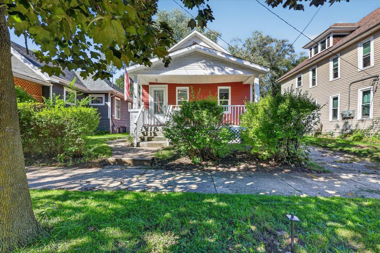 945 Jennette Avenue - Photo 1
